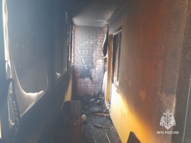 Из горящего дома в Энгельсе спасли 5 человек