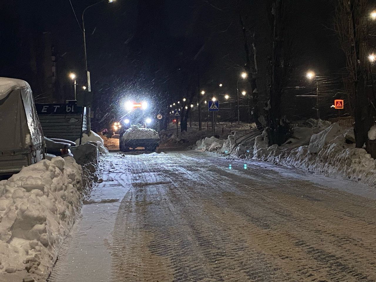 На региональных дорогах сегодня работало 189 единиц снегоуборочной техники На региональных дорогах сегодня работало 189 единиц снегоуборочной техники