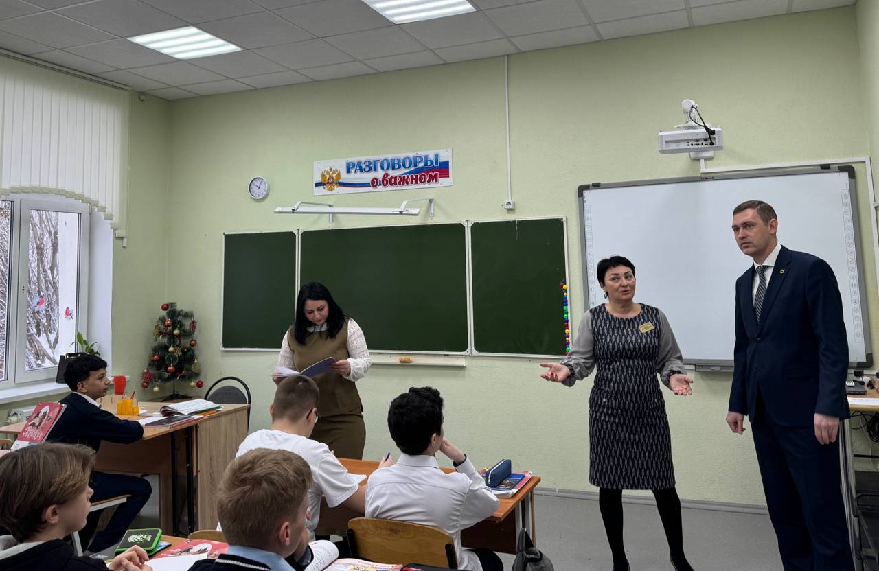 В ходе объезда муниципальных образований посетил несколько сельских школ В ходе объезда муниципальных образований посетил несколько сельских школ