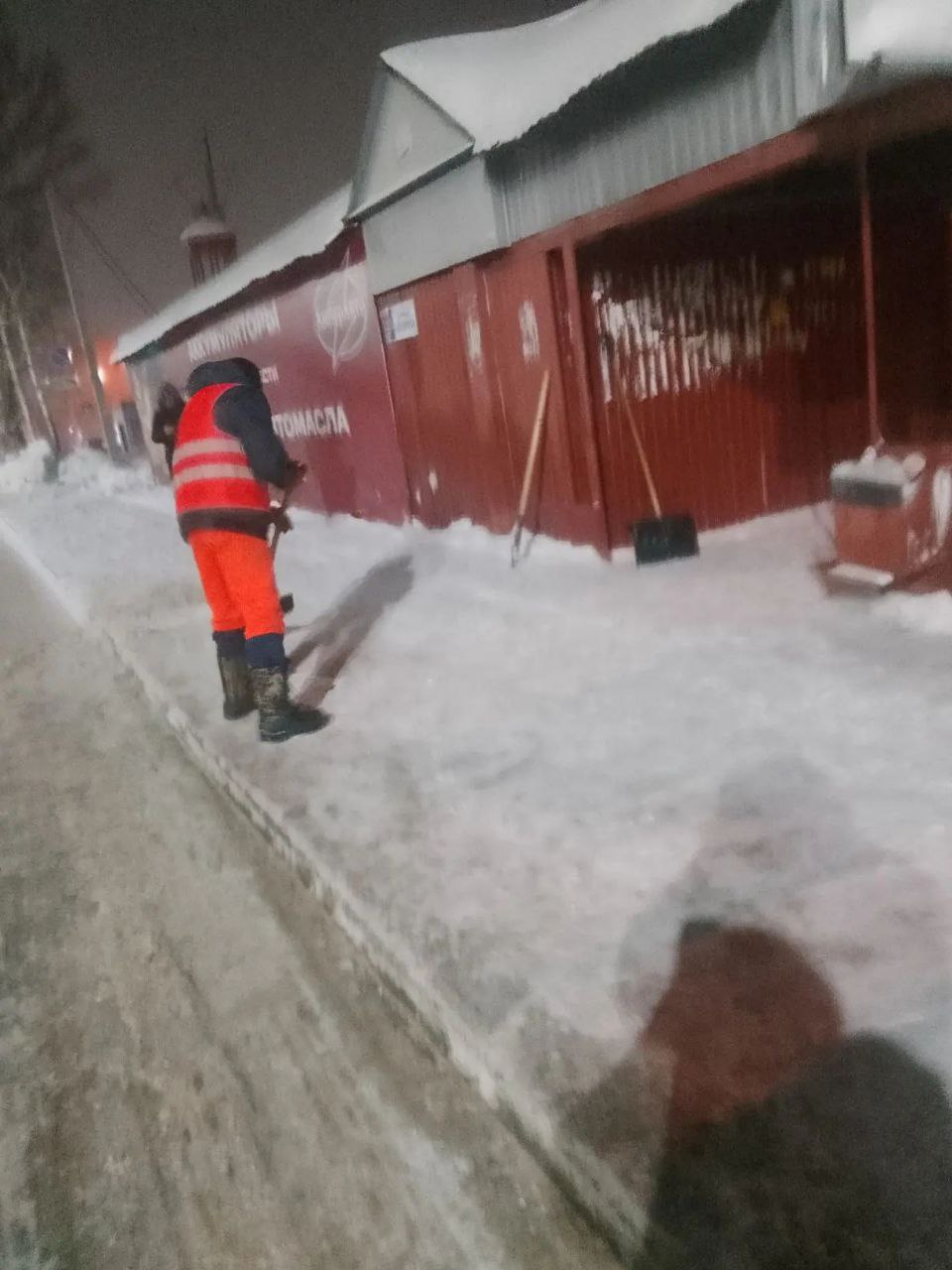 Коммунальные службы работают в усиленном режиме Коммунальные службы работают в усиленном режиме