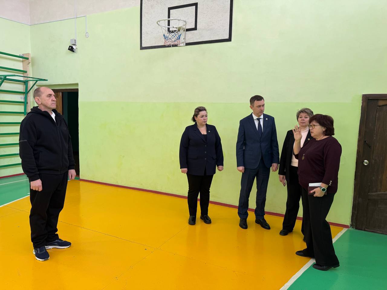 В ходе объезда муниципальных образований посетил несколько сельских школ В ходе объезда муниципальных образований посетил несколько сельских школ