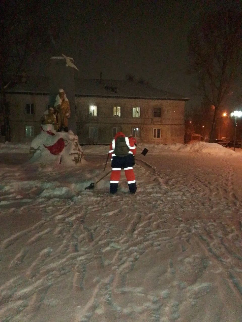 Коммунальные службы работают в усиленном режиме Коммунальные службы работают в усиленном режиме