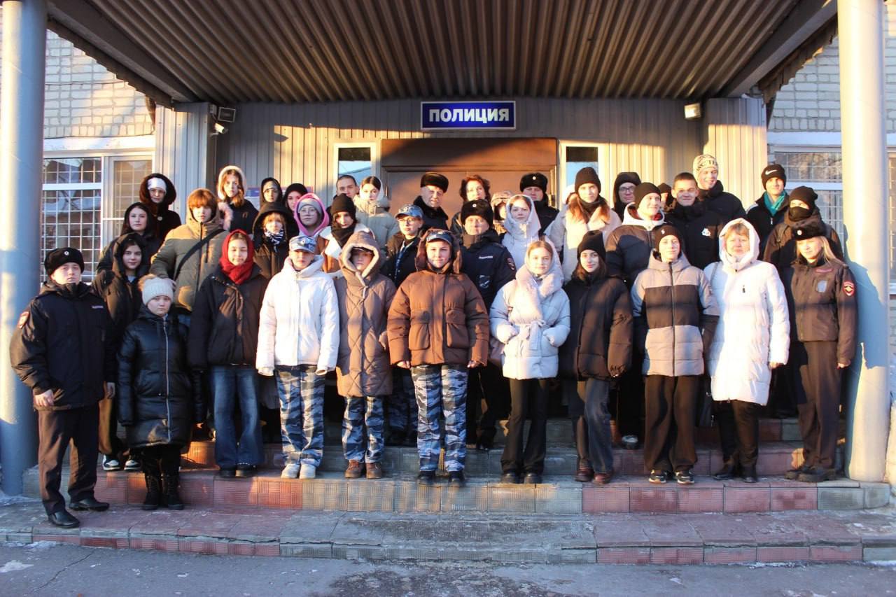 Ежегодная Всероссийская акция МВД России «Студенческий десант» - 2026 и акция «Связь поколений» состоялась в г. Балашов Ежегодная Всероссийская акция МВД России «Студенческий десант» - 2026 и акция «Связь поколений» состоялась в г. Балашов