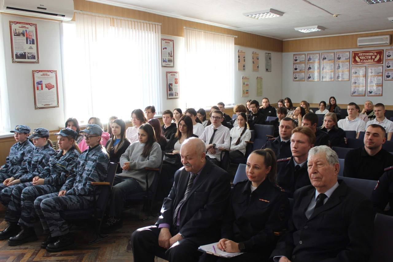 Ежегодная Всероссийская акция МВД России «Студенческий десант» - 2026 и акция «Связь поколений» состоялась в г. Балашов Ежегодная Всероссийская акция МВД России «Студенческий десант» - 2026 и акция «Связь поколений» состоялась в г. Балашов