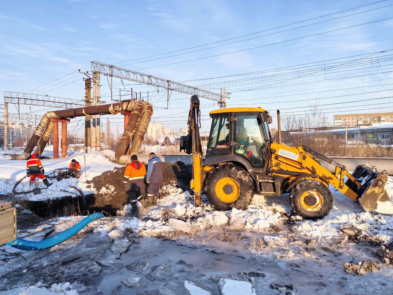 Председатель комитета по ЖКХ Алексей Сидоров проконтролировал ход работ на сетях водоснабжения по 1-му Подшипниковому проезду, д. 35 Председатель комитета по ЖКХ Алексей Сидоров проконтролировал ход работ на сетях водоснабжения по 1-му Подшипниковому проезду, д. 35
