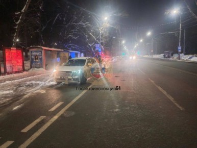 В Саратове полицейские устанавливают обстоятельства ДТП, в котором погиб пешеход