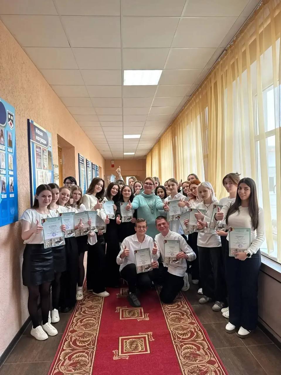 Дорогие студенты! Поздравляю вас с праздником молодости, энергии, вдохновения – Днем российского студенчества! Дорогие студенты! Поздравляю вас с праздником молодости, энергии, вдохновения – Днем российского студенчества!