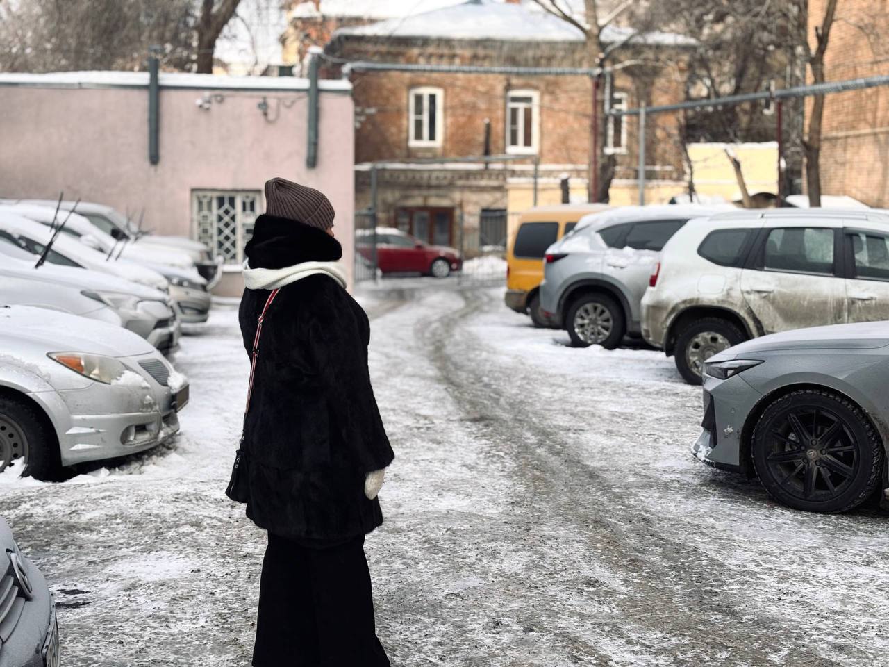 Продолжается контроль за уборкой дворовых территорий