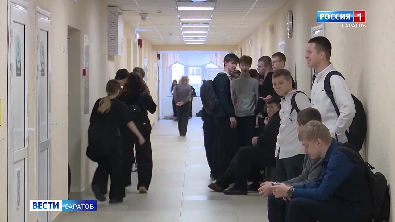 В школе № 55 в Саратове стало на 400 мест больше благодаря пристройке, а в Базарном Карабулаке капитально отремонтировали школу № 2