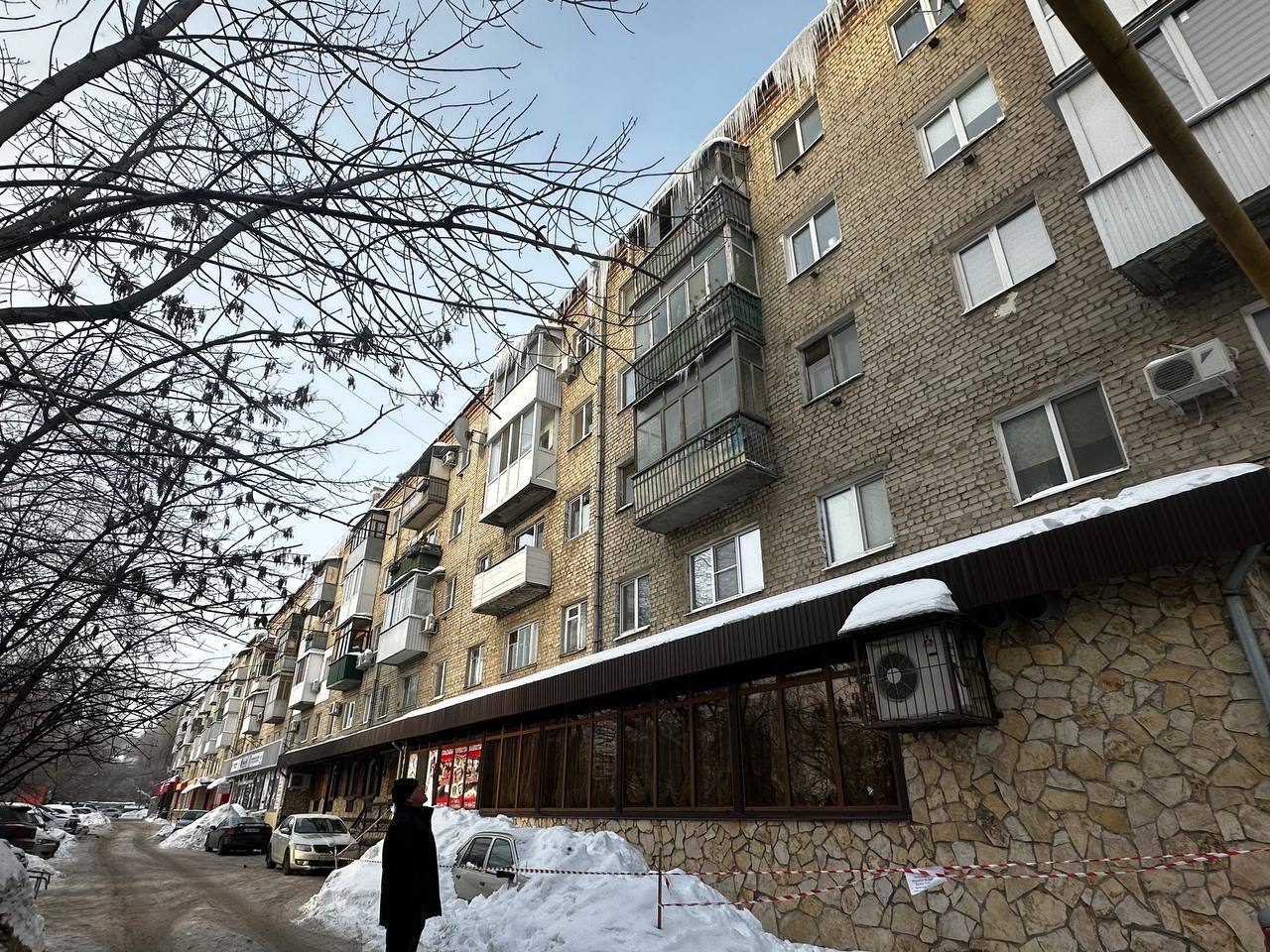 Продолжается контроль за уборкой дворовых территорий Продолжается контроль за уборкой дворовых территорий