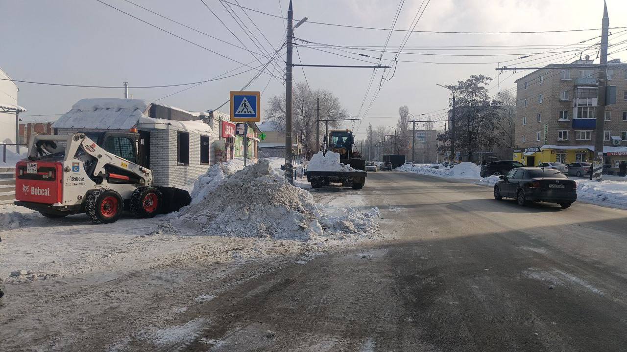 Очистка снега в городе Балаково ведётся в ежедневном режиме