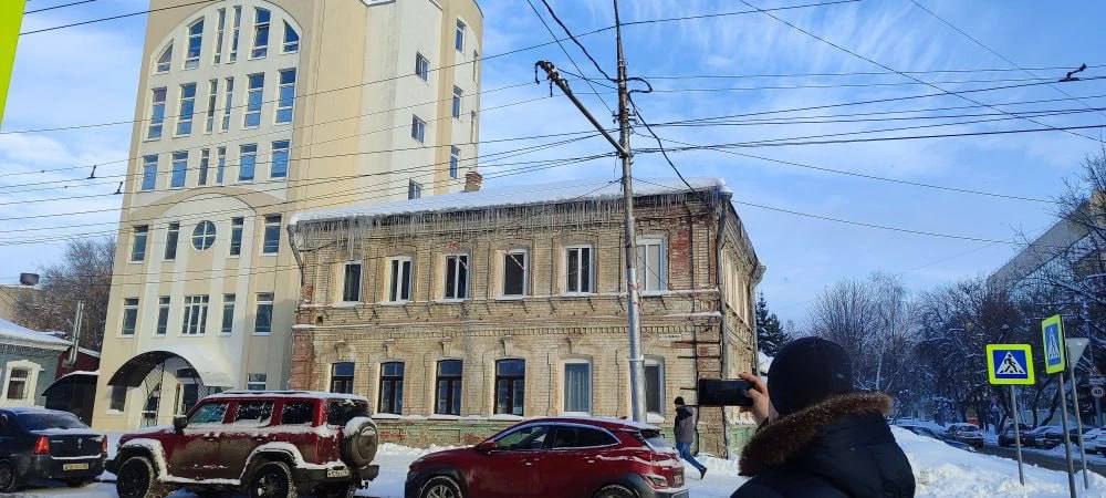 Продолжается контроль за уборкой дворовых территорий Продолжается контроль за уборкой дворовых территорий