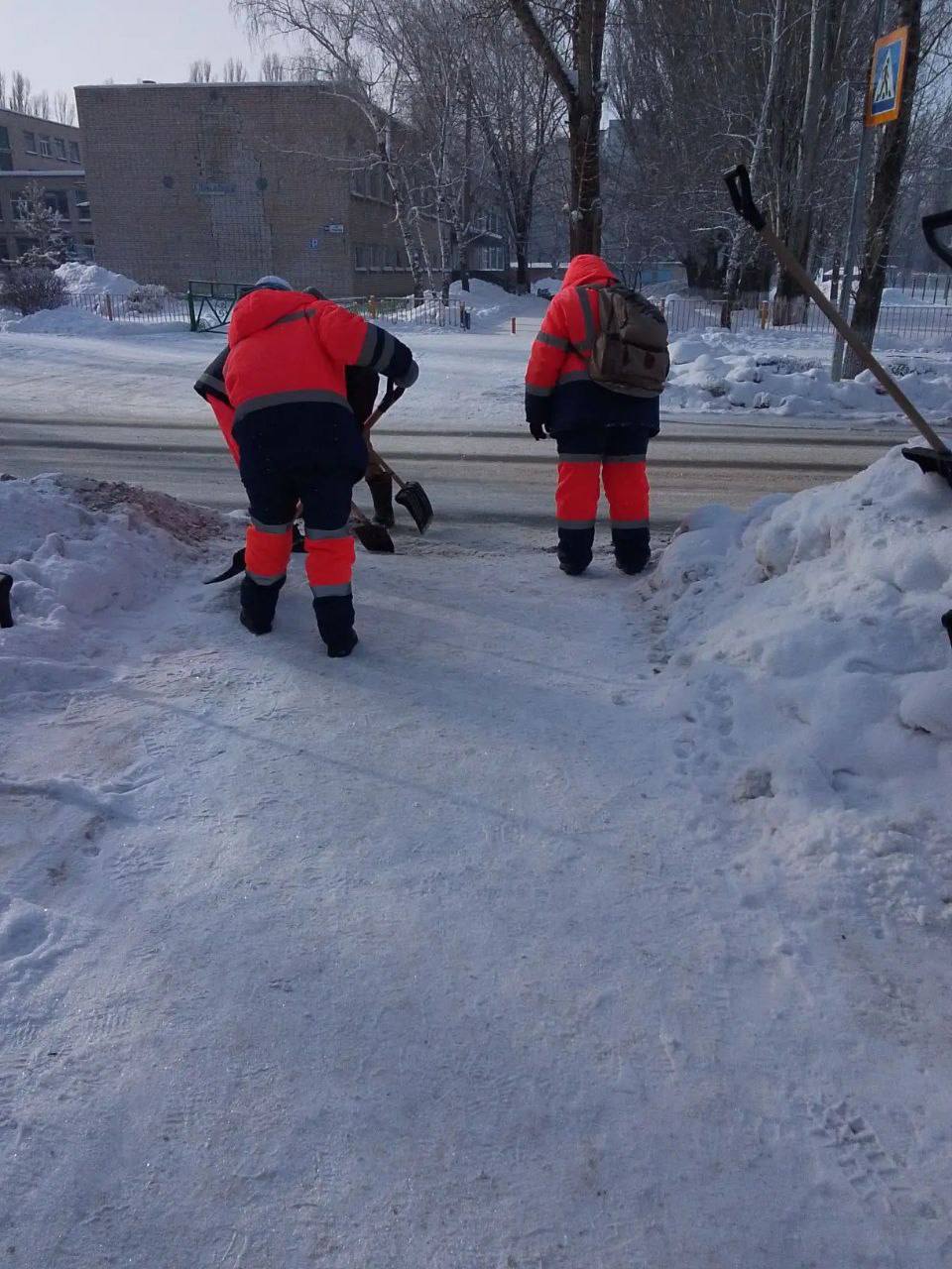 Очистка снега в городе Балаково ведётся в ежедневном режиме Очистка снега в городе Балаково ведётся в ежедневном режиме