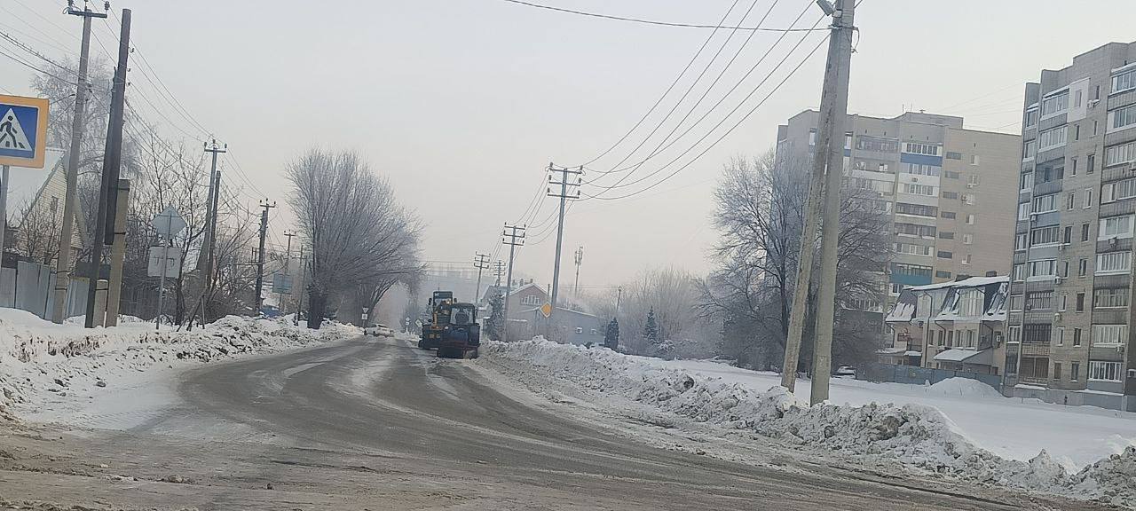 Очистка снега в городе Балаково ведётся в ежедневном режиме Очистка снега в городе Балаково ведётся в ежедневном режиме