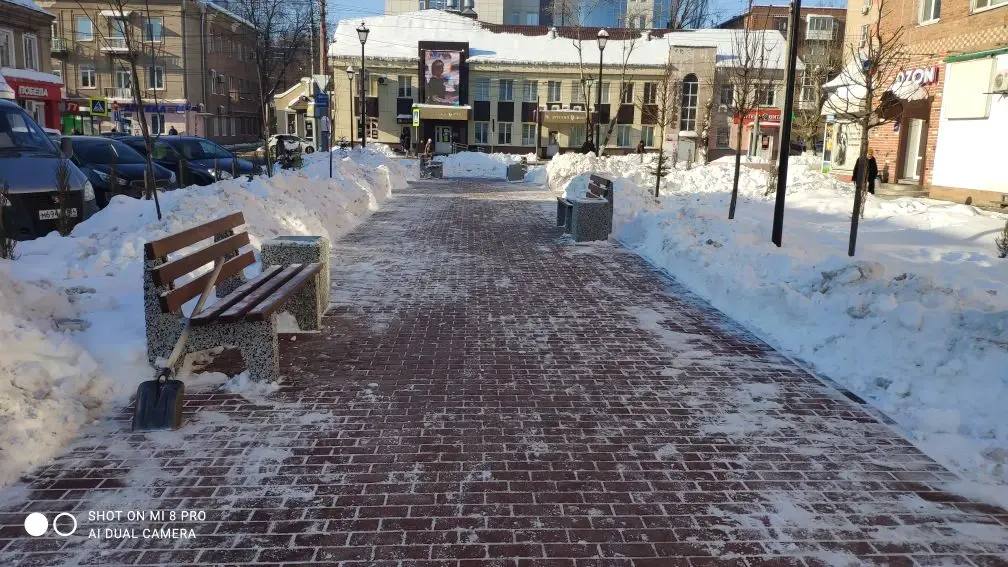 Мероприятия по очистке общественных территорий города продолжаются Мероприятия по очистке общественных территорий города продолжаются