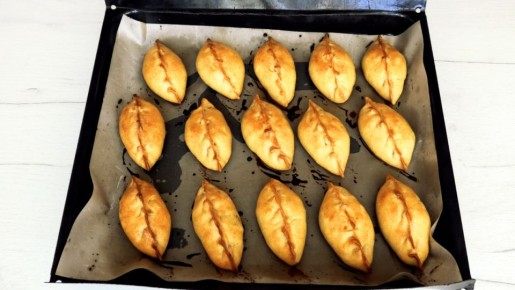 Пирожки с цельнозерновой мукой на дрожжах как простое утро