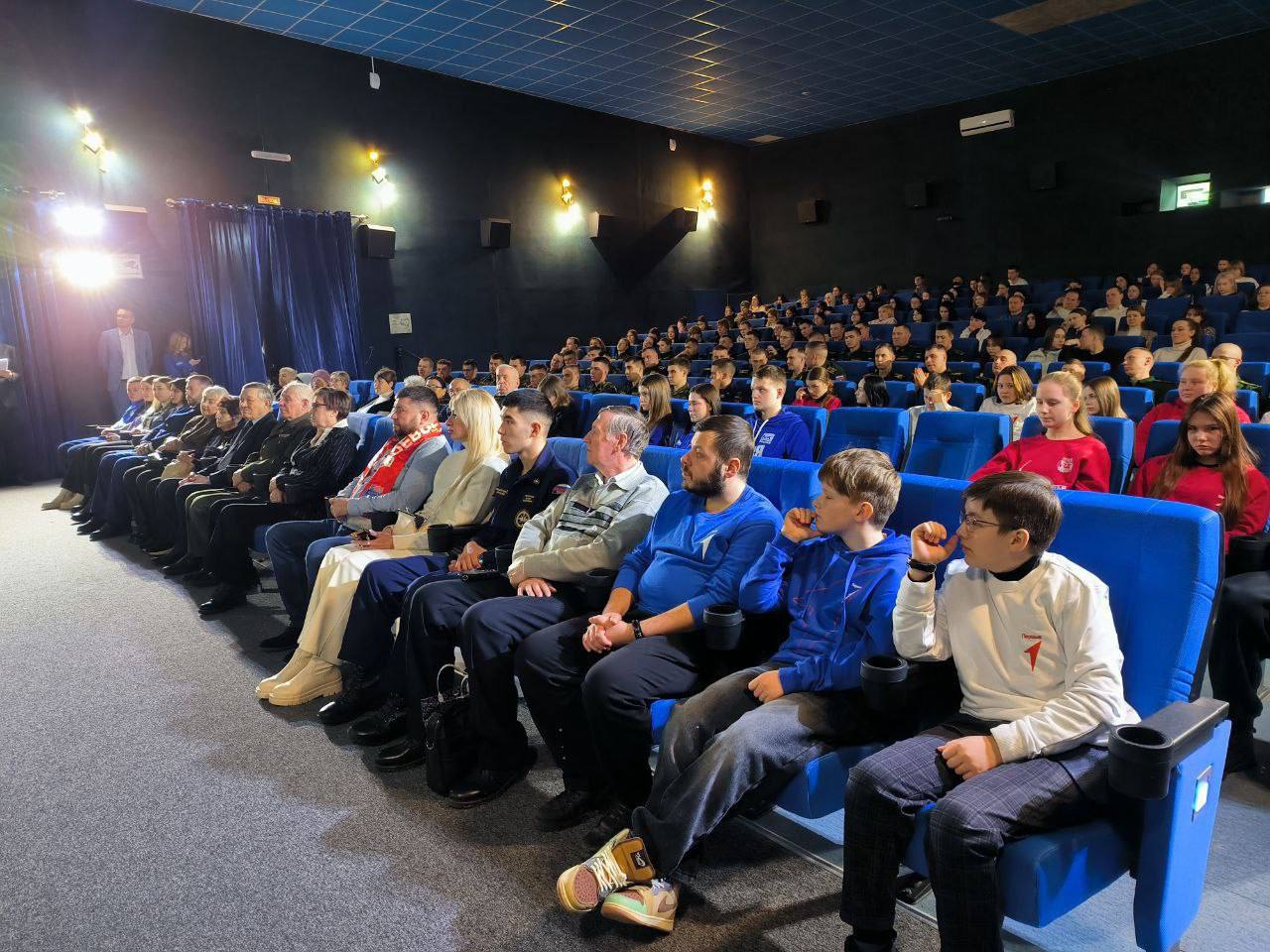 Сотрудники следственного отдела по Кировскому району Саратова приняли участие в кинолектории, посвященной Дню полного освобождения Ленинграда от фашисткой блокады Сотрудники следственного отдела по Кировскому району Саратова приняли участие в кинолектории, посвященной Дню полного освобождения Ленинграда от фашисткой блокады