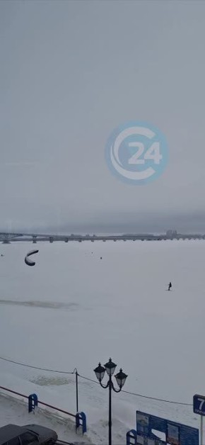 Пока большая часть горожан ждет окончания рабочей недели, некоторые саратовцы развлекаются как могут