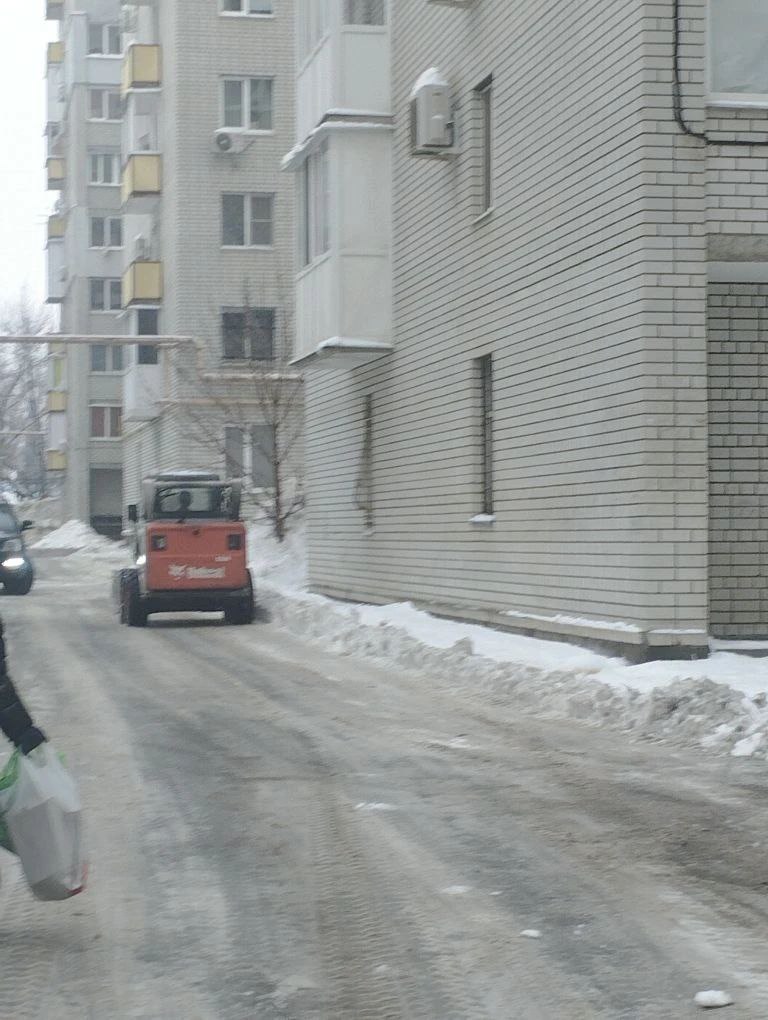 Комитет по ЖКХ контролирует уборку дворовых территорий Комитет по ЖКХ контролирует уборку дворовых территорий