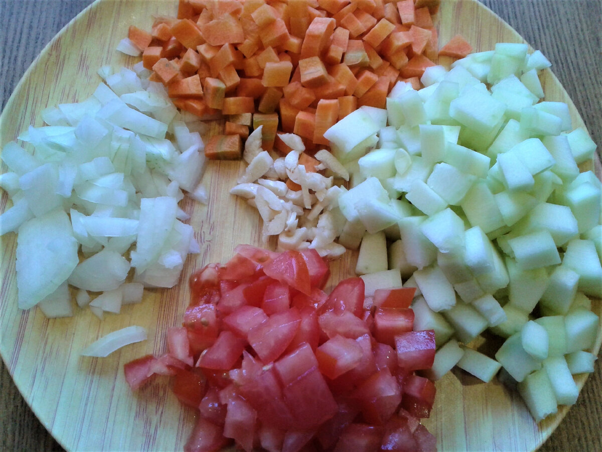 Летний суп из кабачков с грибами - просто и вкусно