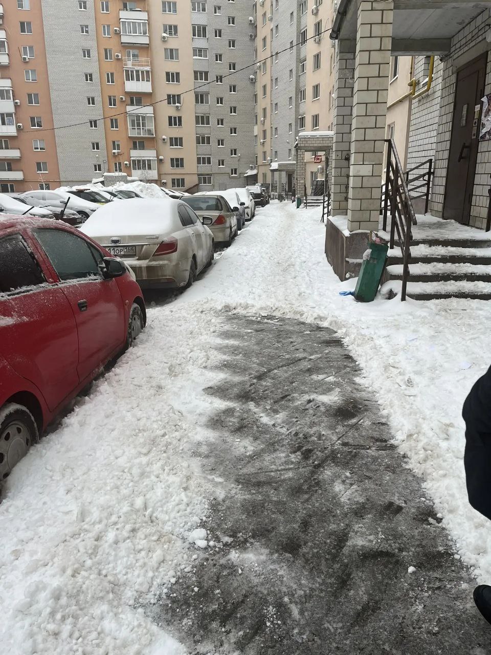 Комитет по ЖКХ контролирует уборку дворовых территорий Комитет по ЖКХ контролирует уборку дворовых территорий