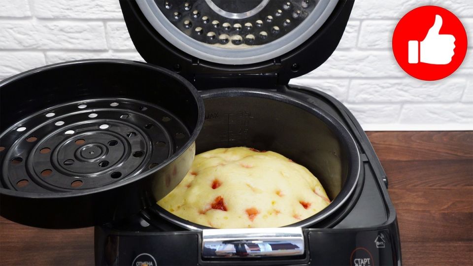 Нежный клубничный кекс в мультиварке: идеальная выпечка для чая