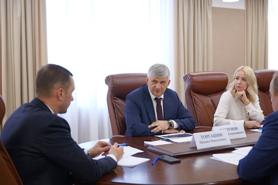 �� ���������� ����������� ������� ��� ����� 800 ����� ����������� ���������� � ������������� � ������ ��������� ���������� �������������