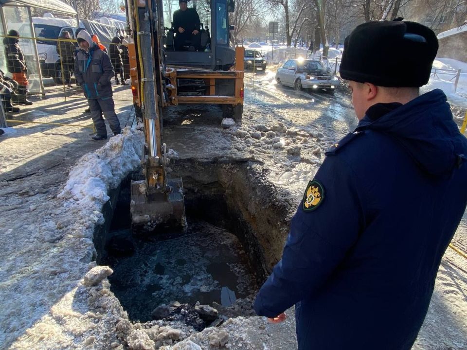 Прокуратура проследит, как долго саратовцы будут без воды