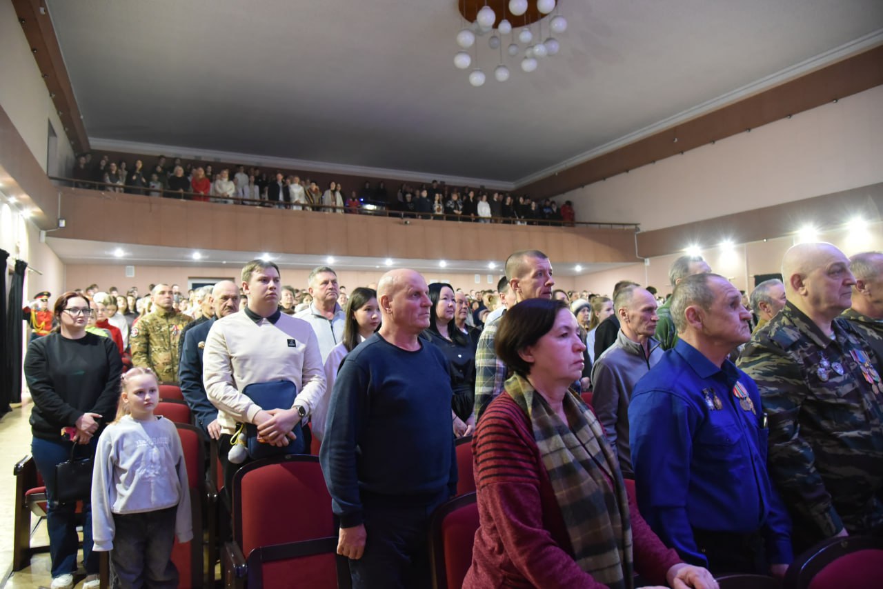 Во Дворце культуры состоялось торжественное мероприятие, посвящённое Дню памяти о россиянах, исполнявших служебный долг за пределами Отечества Во Дворце культуры состоялось торжественное мероприятие, посвящённое Дню памяти о россиянах, исполнявших служебный долг за пределами Отечества