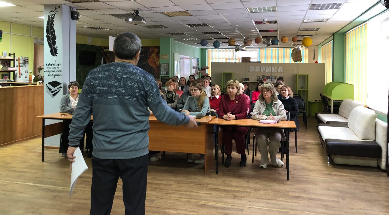 Встреча с краеведом: история забытого училища оживает на страницах новой книги Встреча с краеведом: история забытого училища оживает на страницах новой книги