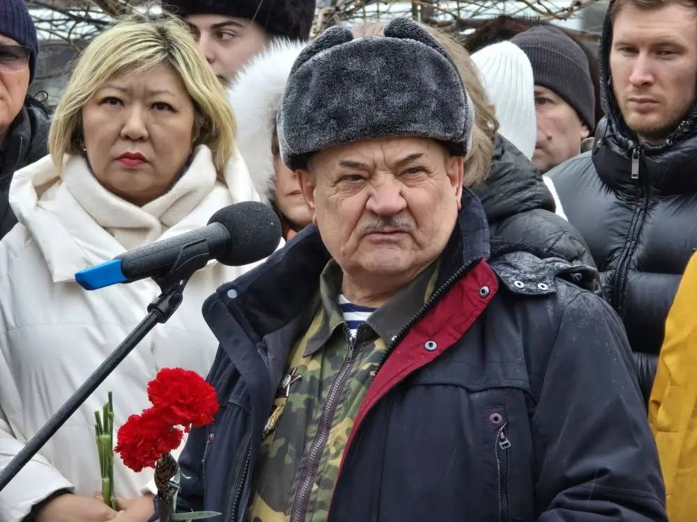 Принял участие в митинге, посвященном Дню памяти о россиянах, исполнявших служебный долг за пределами Отечества и 37-й годовщине вывода советских войск с территории Афганистана Принял участие в митинге, посвященном Дню памяти о россиянах, исполнявших служебный долг за пределами Отечества и 37-й годовщине вывода советских войск с территории Афганистана