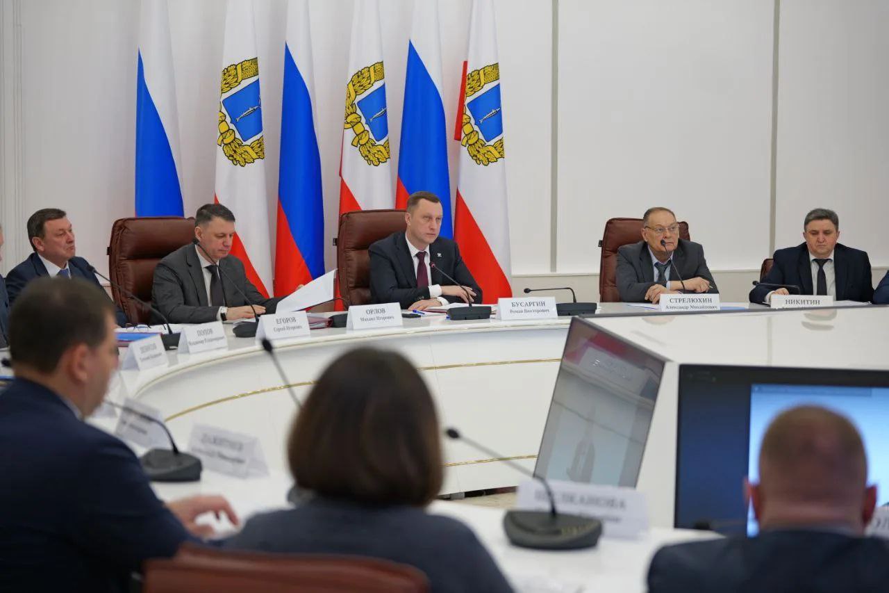 Госжилинспекция области и органы местного самоуправления активизируют рейды по выявлению зданий, где требуется очистка крыш от снега и наледи, чтобы обязать собственников выполнить эти работы Госжилинспекция области и органы местного самоуправления активизируют рейды по выявлению зданий, где требуется очистка крыш от снега и наледи, чтобы обязать собственников выполнить эти работы