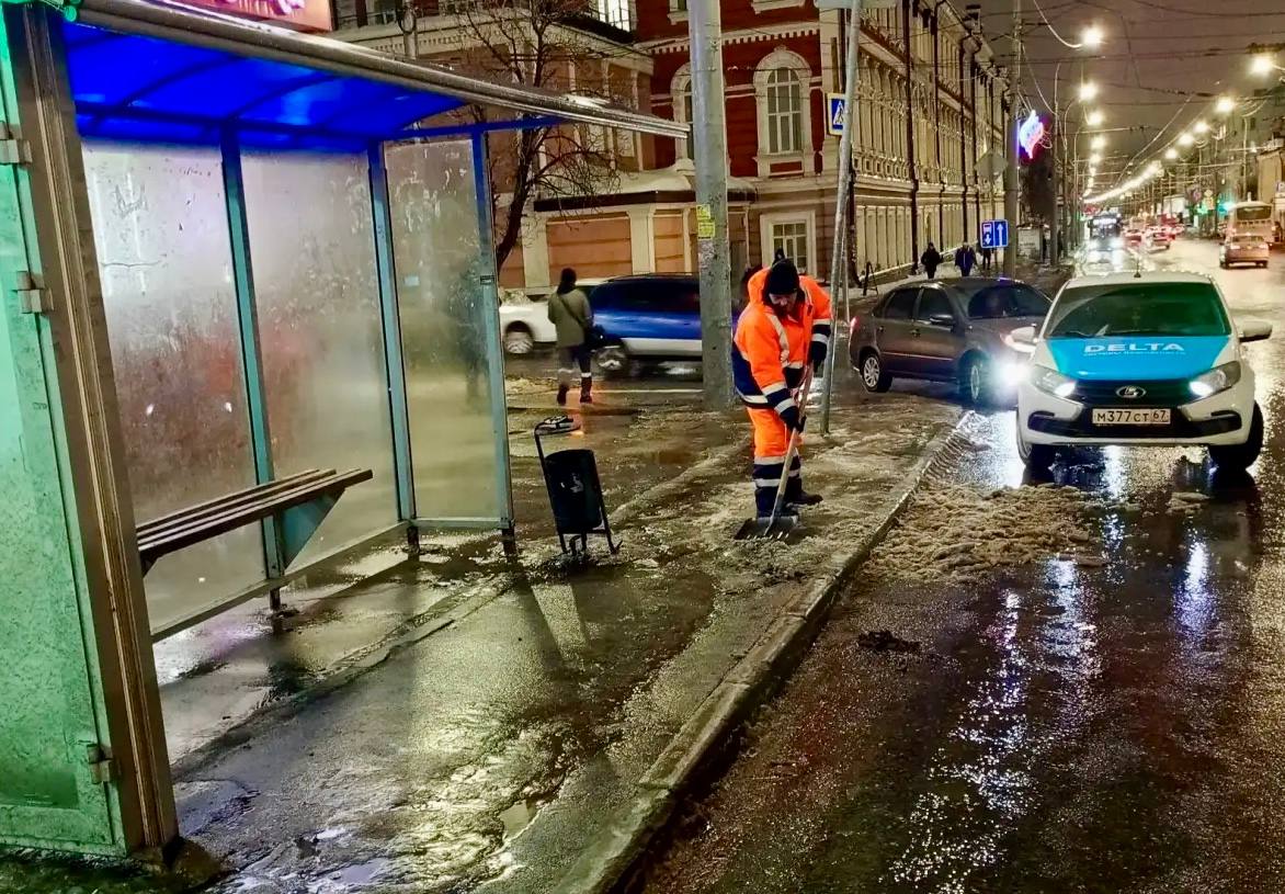 В городе продолжаются плановые работы по уборке снега и наледи В городе продолжаются плановые работы по уборке снега и наледи