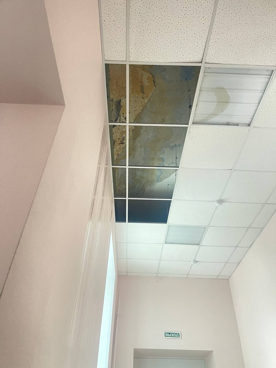 В саратовском колледже кулинарного искусства частично обрушился потолок