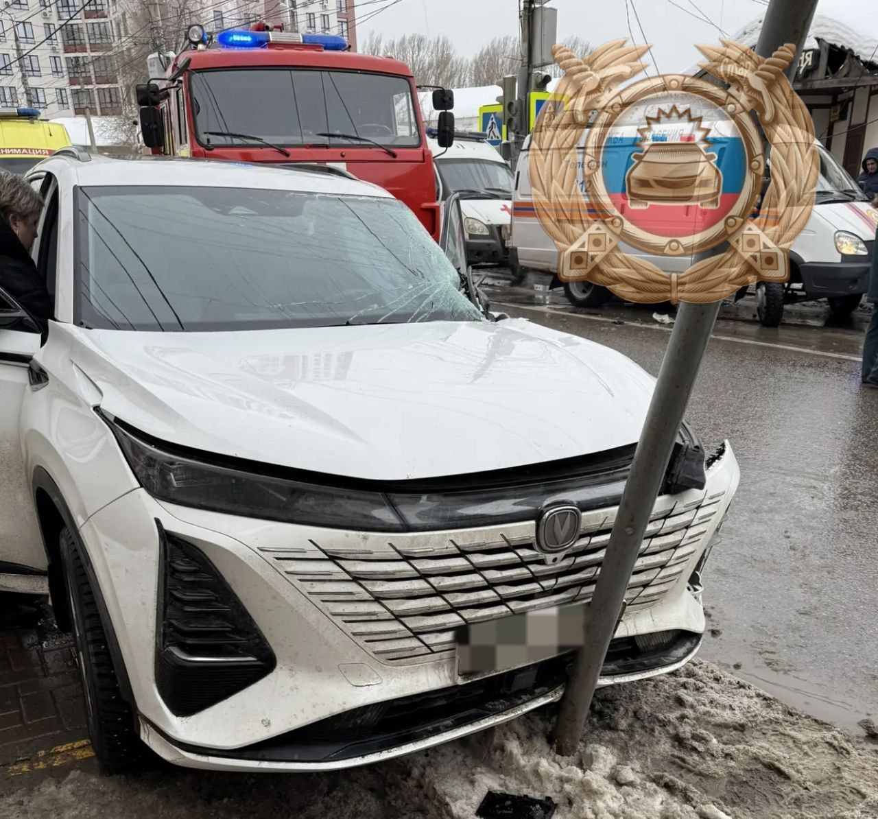 После страшного ДТП с троллейбусом в Энгельсе на лечении остается одна пациентка После страшного ДТП с троллейбусом в Энгельсе на лечении остается одна пациентка