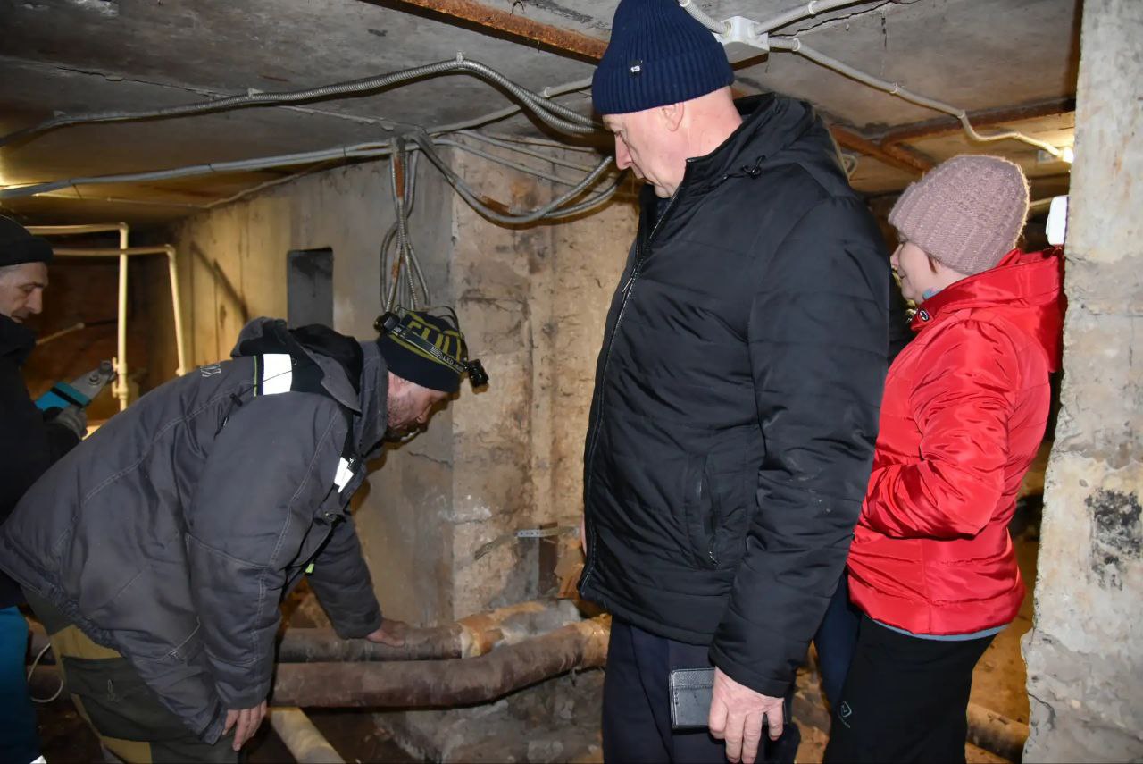 По поручению Сергея Барулина организована комиссия для проверки адресов, где жители жалуются на некачественное отопление По поручению Сергея Барулина организована комиссия для проверки адресов, где жители жалуются на некачественное отопление