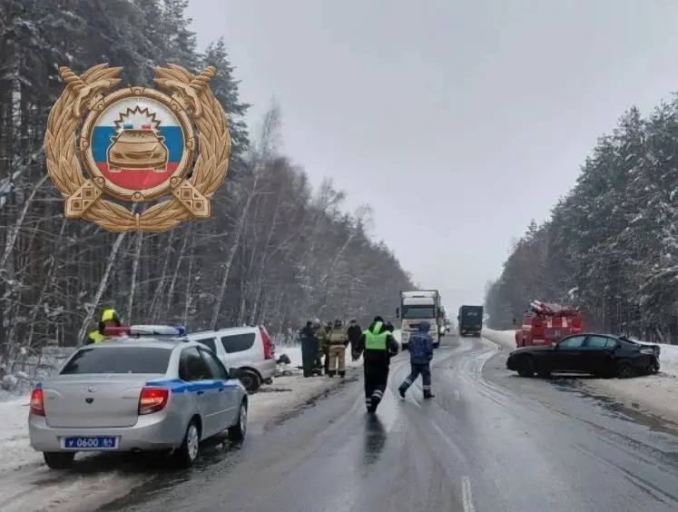 В Петровском районе сотрудники Госавтоинспекции устанавливают обстоятельства ДТП, в котором погиб человек В Петровском районе сотрудники Госавтоинспекции устанавливают обстоятельства ДТП, в котором погиб человек