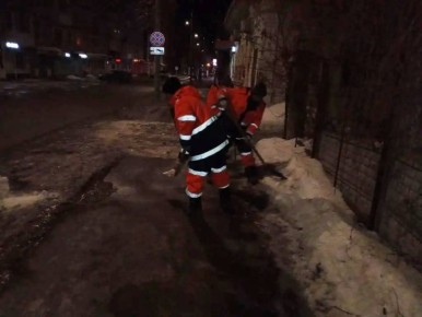 В ночные часы силами МКУ «Городское хозяйство» проводились работы по содержанию улично-дорожной сети