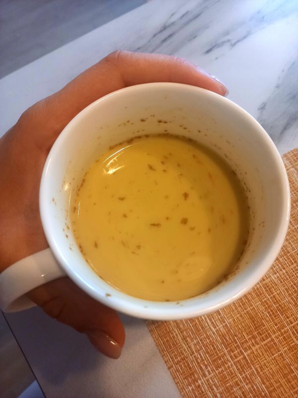 Неожиданный напиток, который спасает от боли в горле и помогает в жару