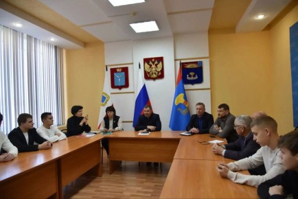 Сегодня встретились с тренерами и спортсменами спидвейного клуба «Турбина»