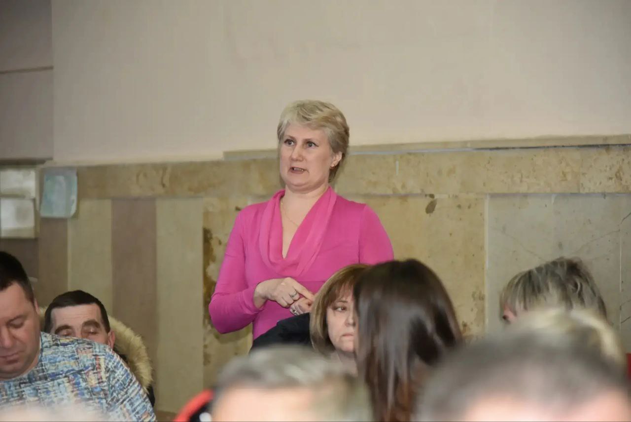 В школе № 12 провели встречу с жителями, проживающими на улицах Титова, Ленина и Академика Жук В школе № 12 провели встречу с жителями, проживающими на улицах Титова, Ленина и Академика Жук