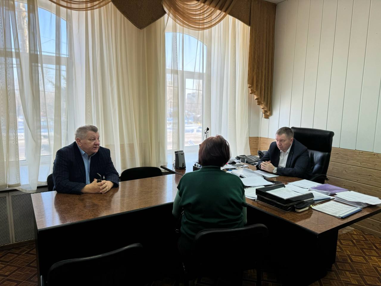 По поручению губернатора Романа Бусаргина провел личный прием граждан По поручению губернатора Романа Бусаргина провел личный прием граждан