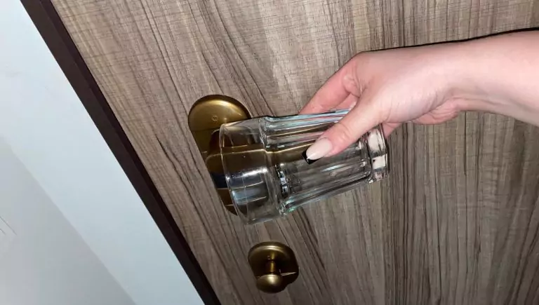 Как обезопасить себя во время отдыха в гостинице