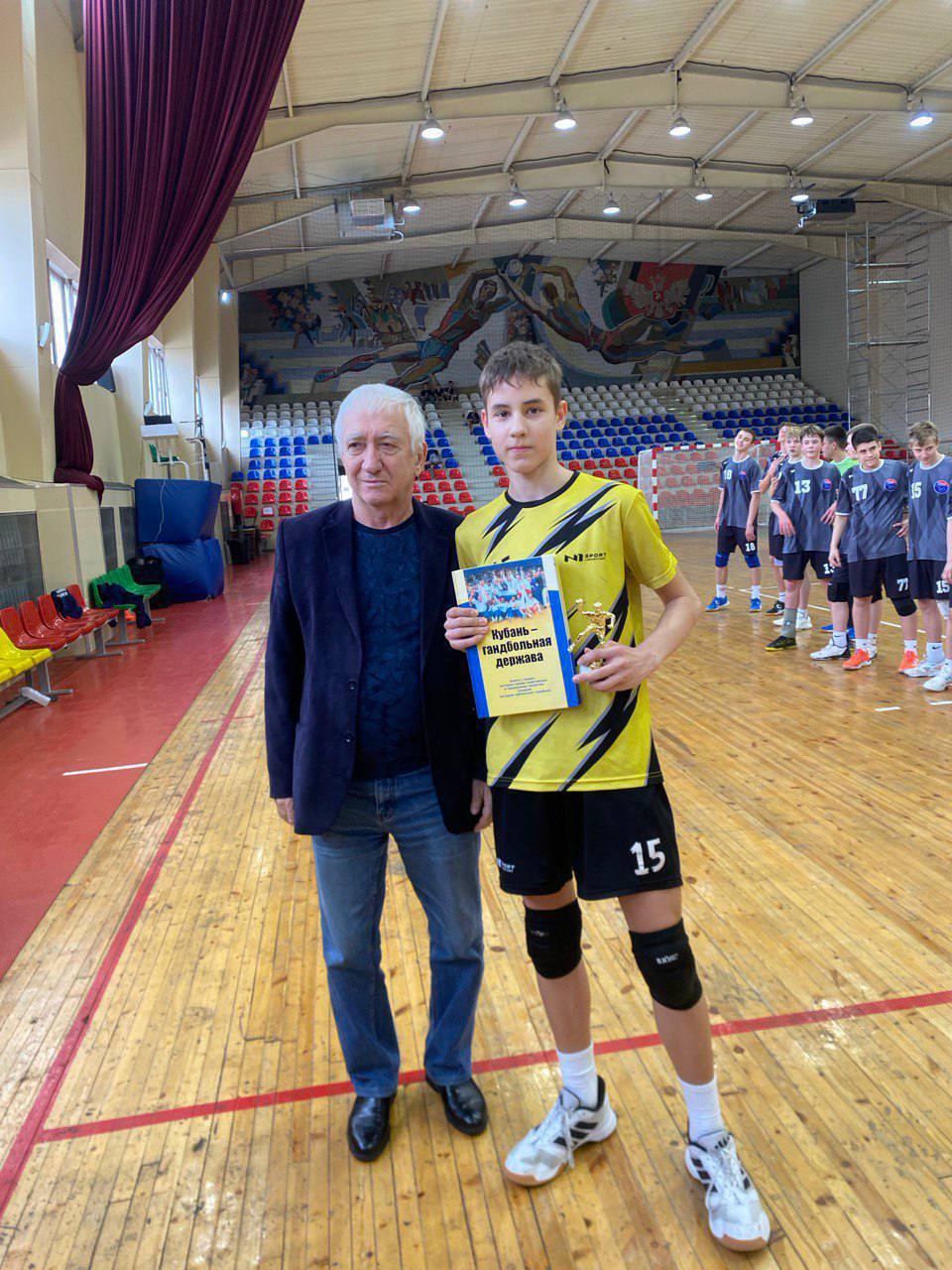 Саратовские гандболисты вышли в финал Первенства России Саратовские гандболисты вышли в финал Первенства России