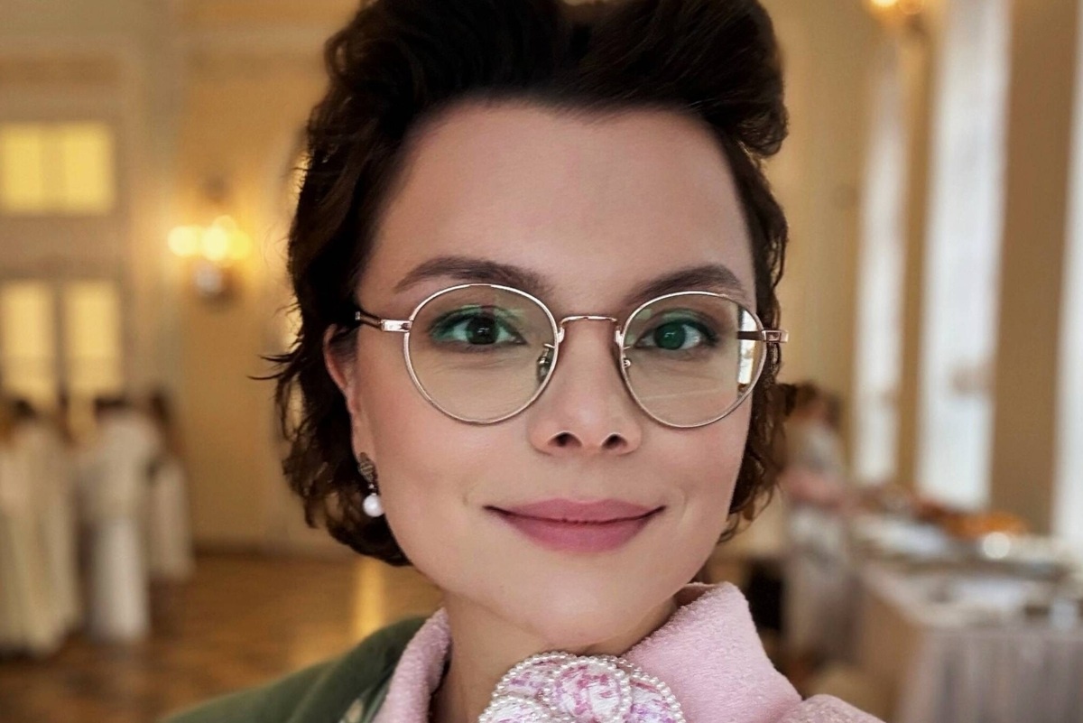 Сказочный рождественский бал: Татьяна Брухунова с детьми в историческом особняке