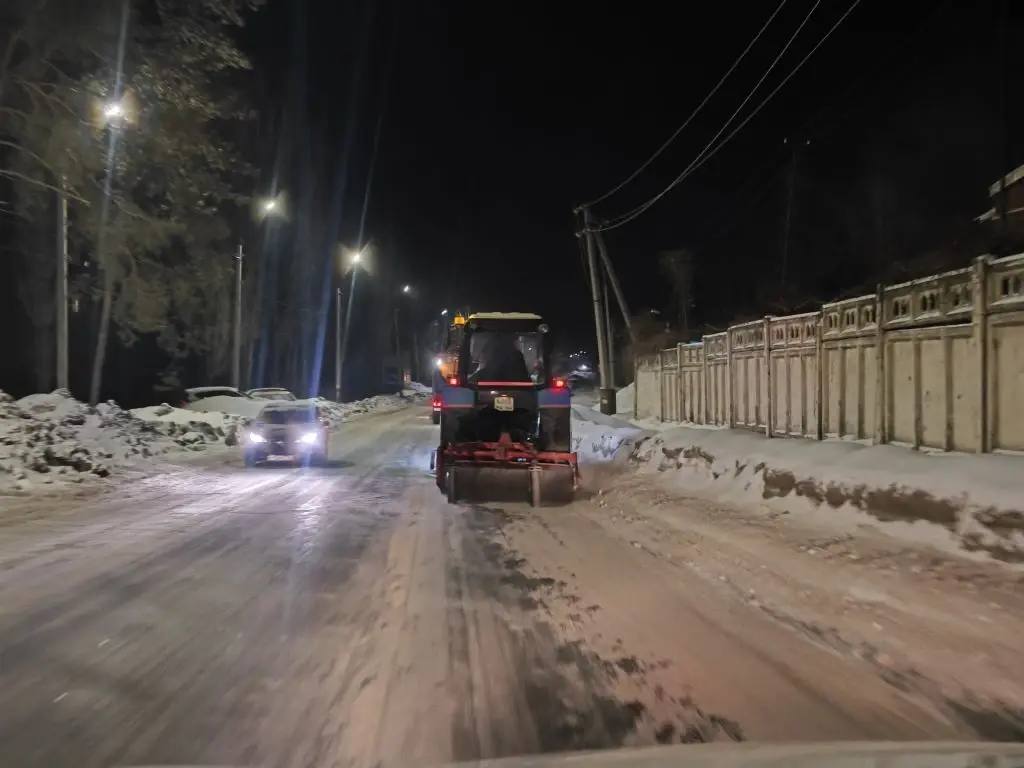 В Балаково продолжается расчистка улиц, тротуаров и общественных пространств от снега В Балаково продолжается расчистка улиц, тротуаров и общественных пространств от снега