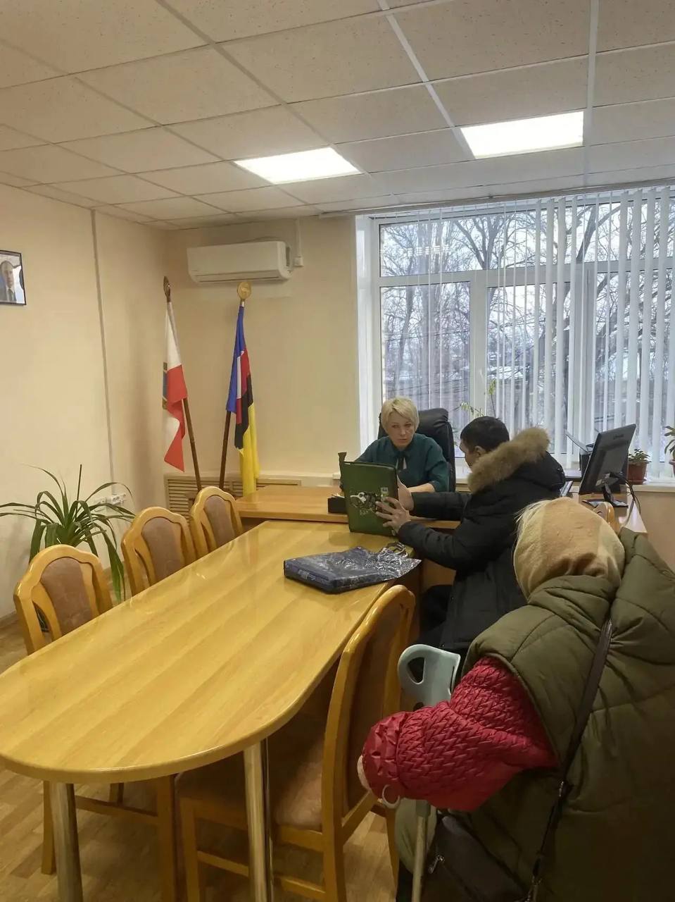 По поручению губернатора Романа Бусаргина провел личный прием граждан По поручению губернатора Романа Бусаргина провел личный прием граждан