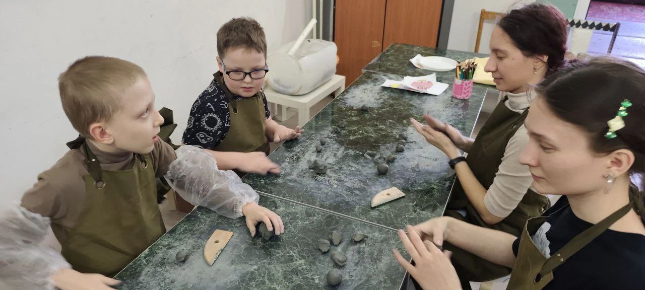 В Балаково при поддержке Фонда президентских грантов стартовал инклюзивный проект для особенных детей «Строим мосты» В Балаково при поддержке Фонда президентских грантов стартовал инклюзивный проект для особенных детей «Строим мосты»