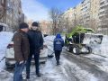 По поручению главы города Михаила Исаева заместитель председателя комитета по ЖКХ Алексей Кишкопаров проконтролировал уборку дворовых территорий