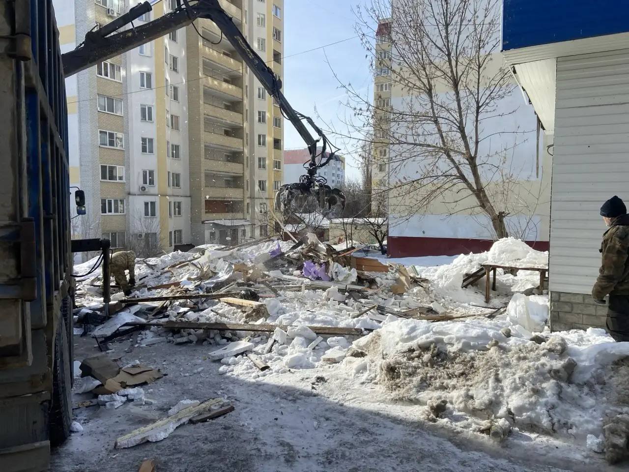 За неделю в Саратове снесли 24 незаконных объекта